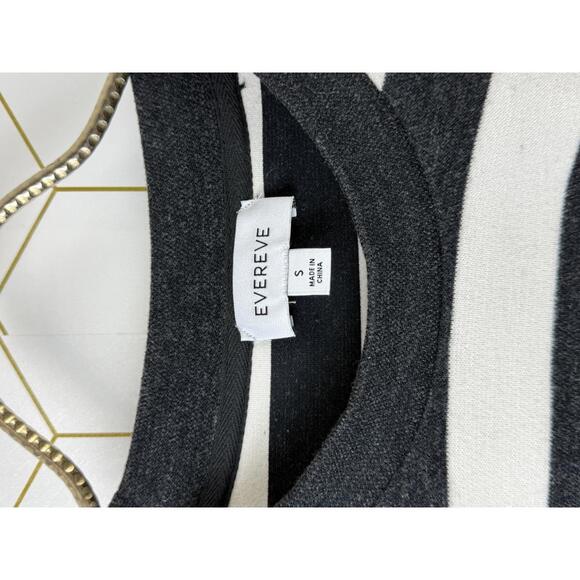 Evereve Crewneck Gray and White Striped Fleece Sweater - Size - Small - Picture 4 of 5